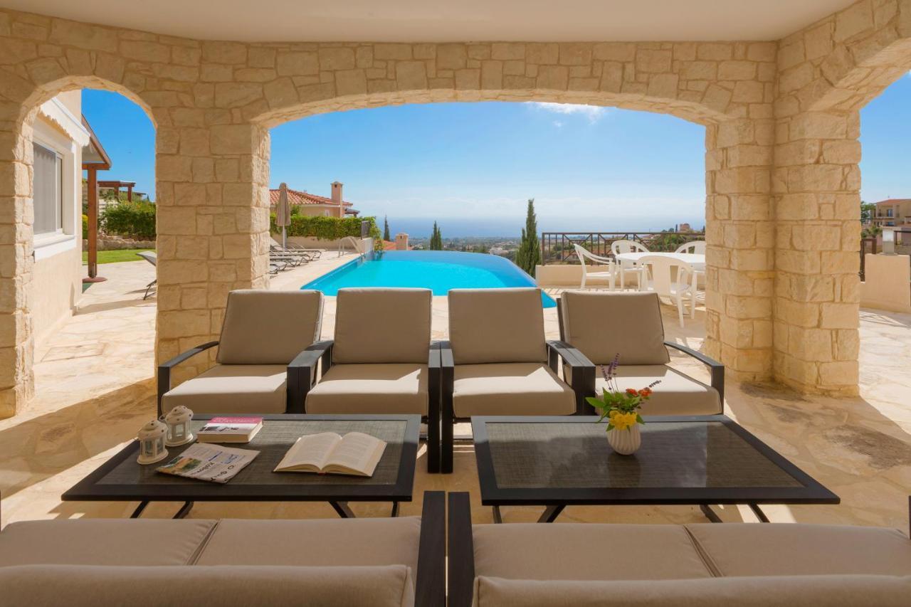 Resitour - Perneri Four Bedroom Villa Pafos Exterior foto