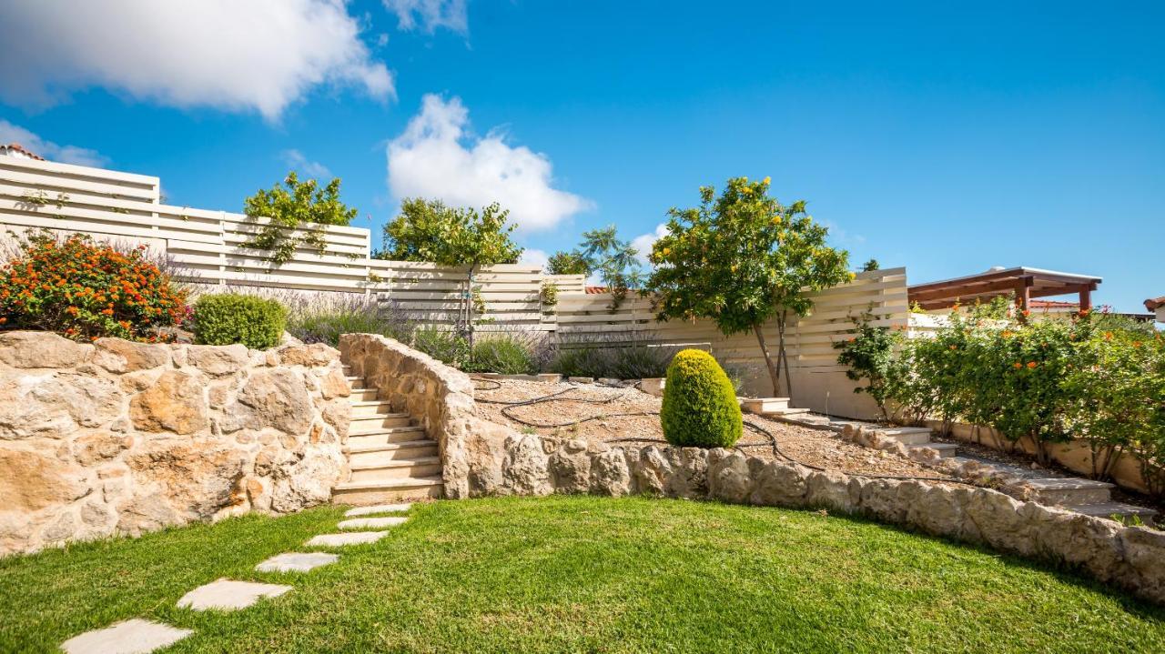 Resitour - Perneri Four Bedroom Villa Pafos Exterior foto